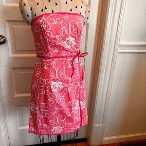 Vintage Lilly Pulitzer Strapless Dress
Y2K Palm Beach Vibes
Pink & White Cotton